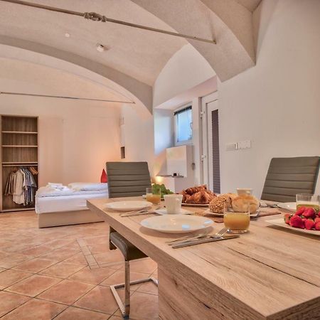 Apartment Pod Velbi Ljubljana Ngoại thất bức ảnh