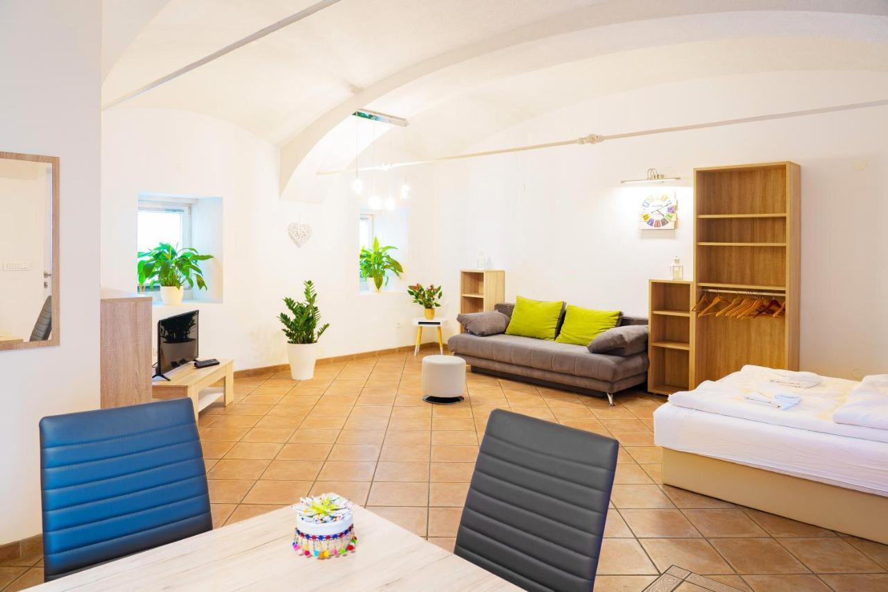 Apartment Pod Velbi Ljubljana Ngoại thất bức ảnh