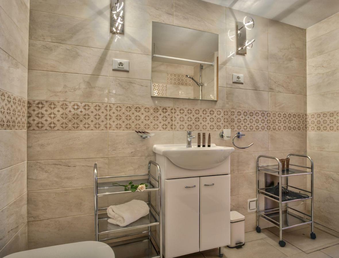 Apartment Pod Velbi Ljubljana Ngoại thất bức ảnh