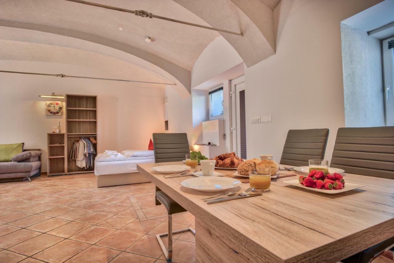 Apartment Pod Velbi Ljubljana Ngoại thất bức ảnh