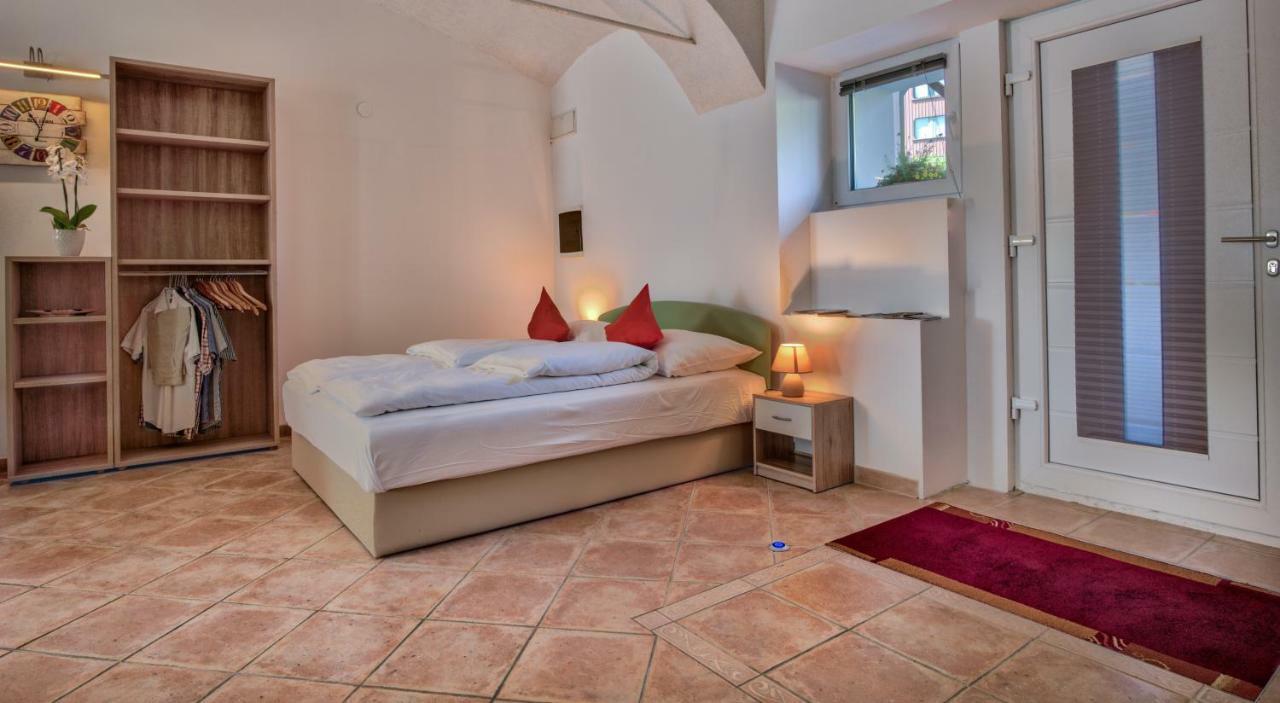 Apartment Pod Velbi Ljubljana Ngoại thất bức ảnh